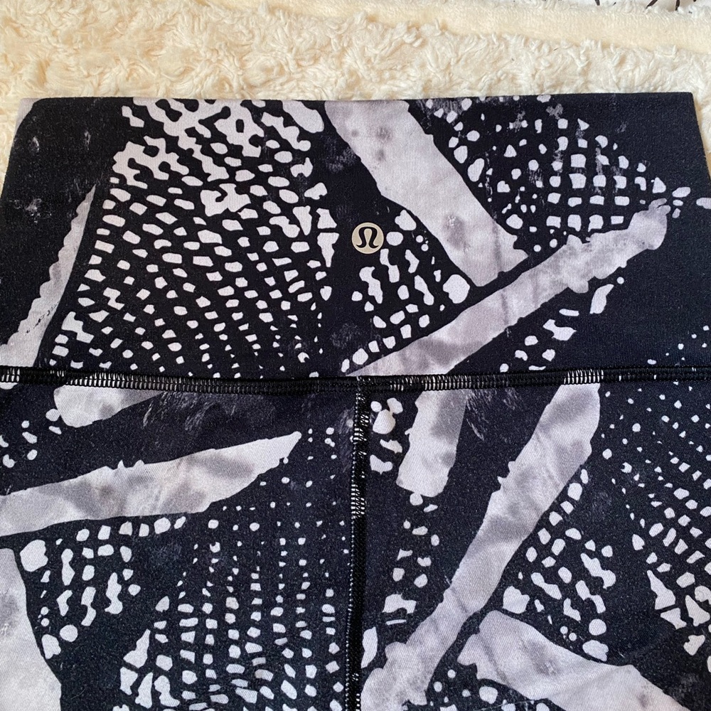 Lululemon athletica Leggings Size 4